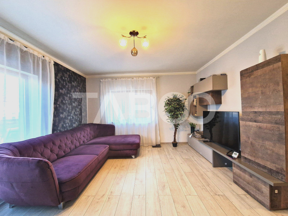 Apartament decomandat 3 camere 66 mp si loc de parcare Cisnadie 