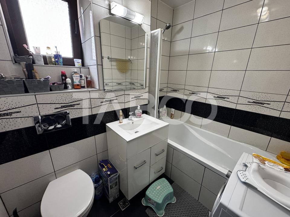 Apartament decomandat 3 camere 66 mpu 2 balcoane parcare Doamna Stanca