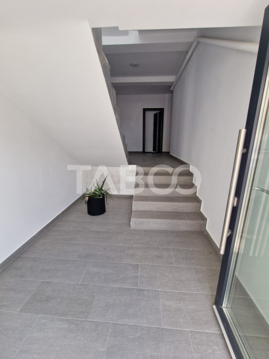 Apartament decomandat 3 camere 66 mpu balcon parcare Doamna Stanca