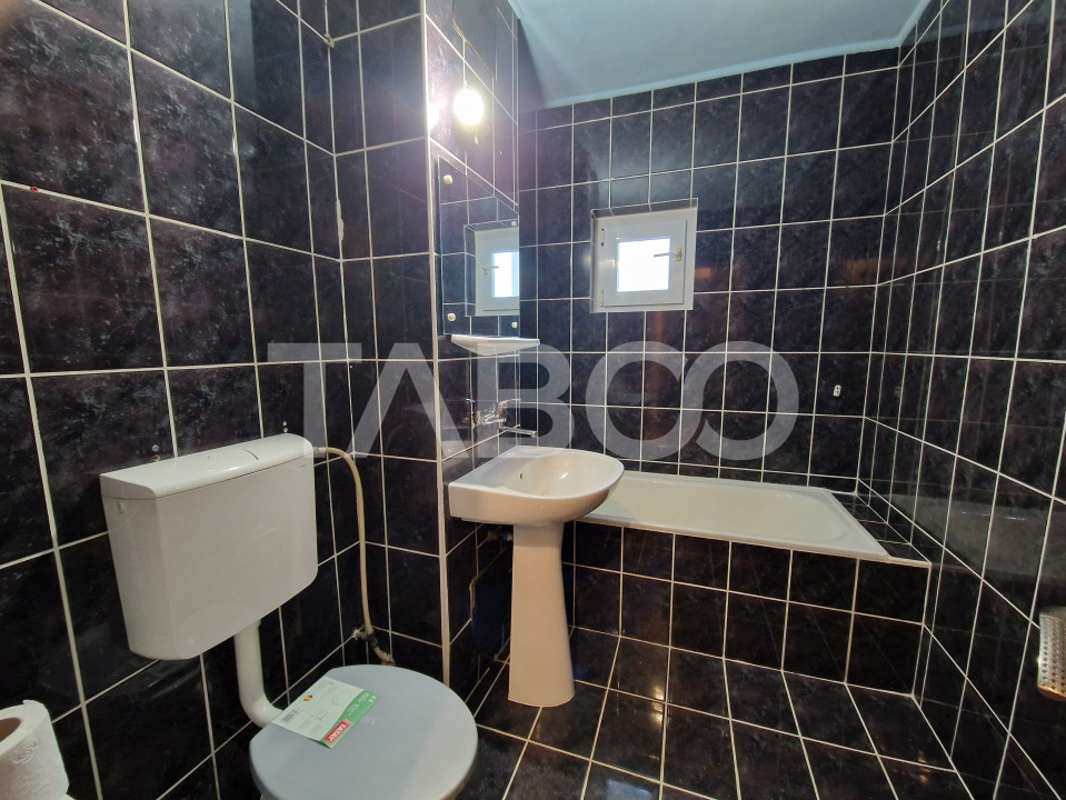 Apartament decomandat 3 camere 74 mpu 2 balcoane lift Terezian Sibiu