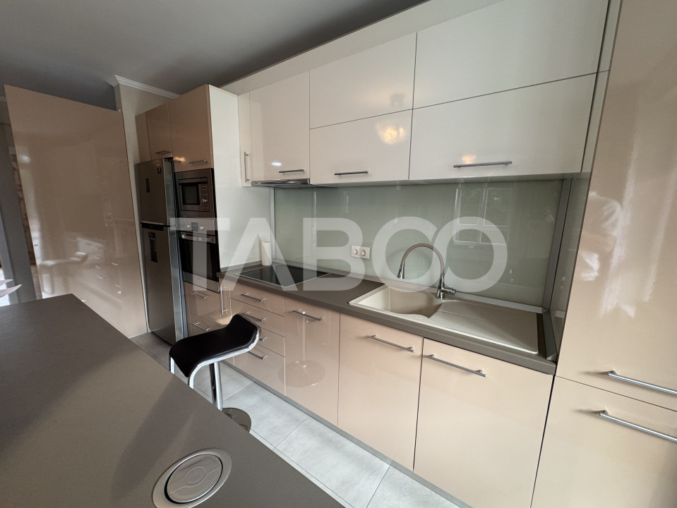 Apartament decomandat 3 camere 79 mpu balcon parcare Dumbrava Sibiu