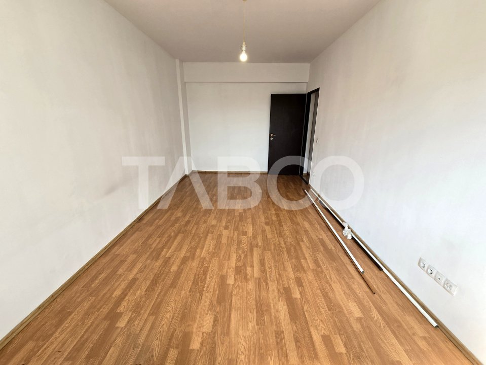Apartament decomandat 3 camere balcon etaj 3 lift Mihai Viteazul Sibiu