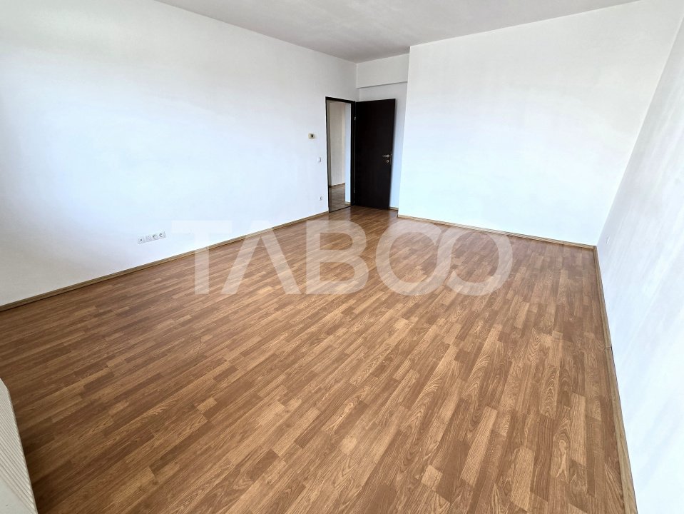 Apartament decomandat 3 camere balcon etaj 3 lift Mihai Viteazul Sibiu