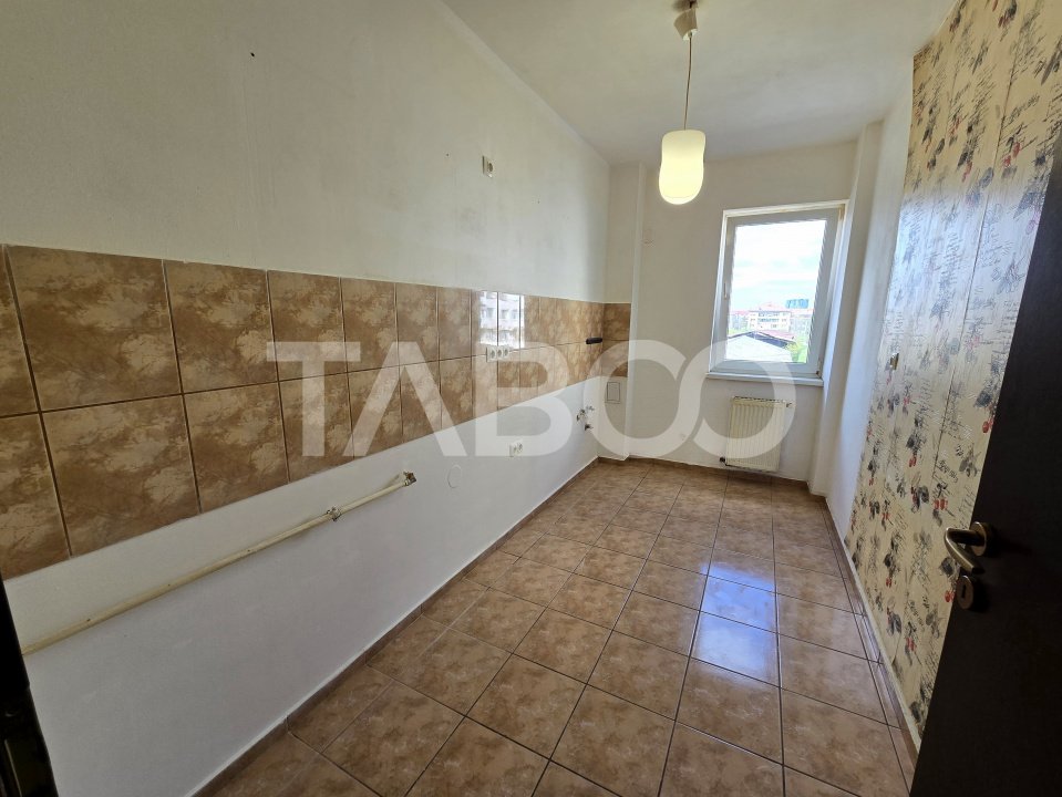 Apartament decomandat 3 camere balcon etaj 3 lift Mihai Viteazul Sibiu