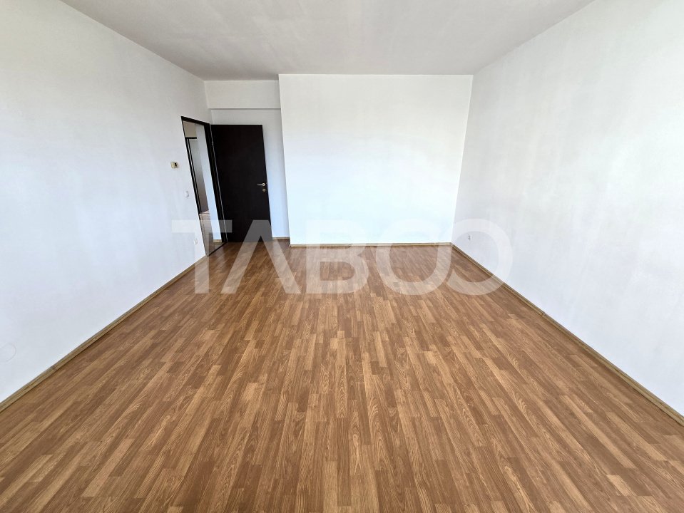 Apartament decomandat 3 camere balcon etaj 3 lift Mihai Viteazul Sibiu