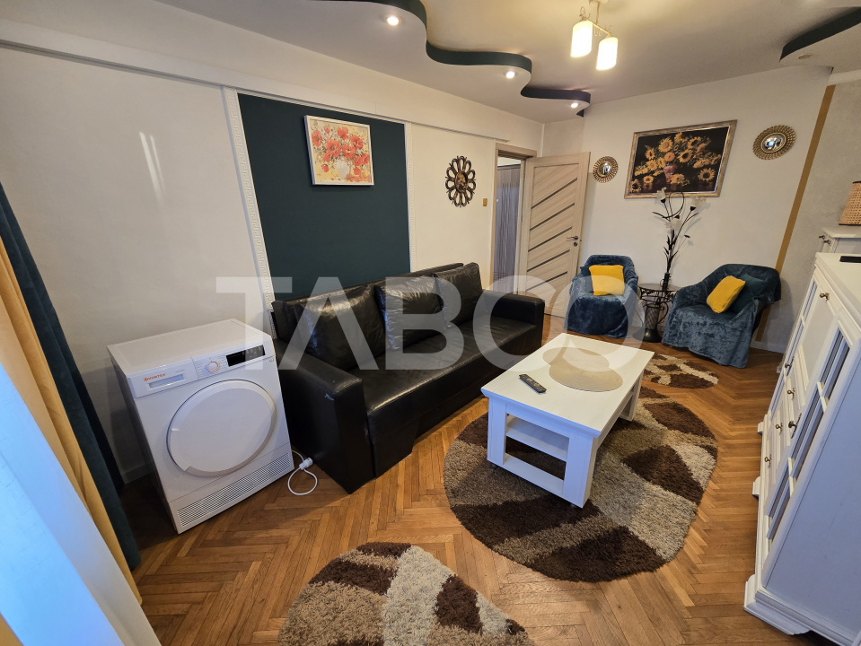 Apartament decomandat 3 camere balcon pivnita lift Vasile Aaron Sibiu