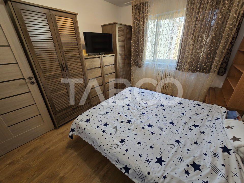 Apartament decomandat 3 camere balcon pivnita lift Vasile Aaron Sibiu