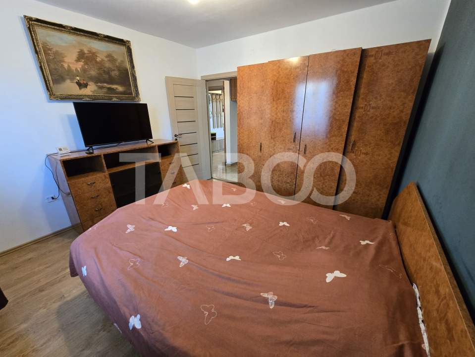 Apartament decomandat 3 camere balcon pivnita lift Vasile Aaron Sibiu