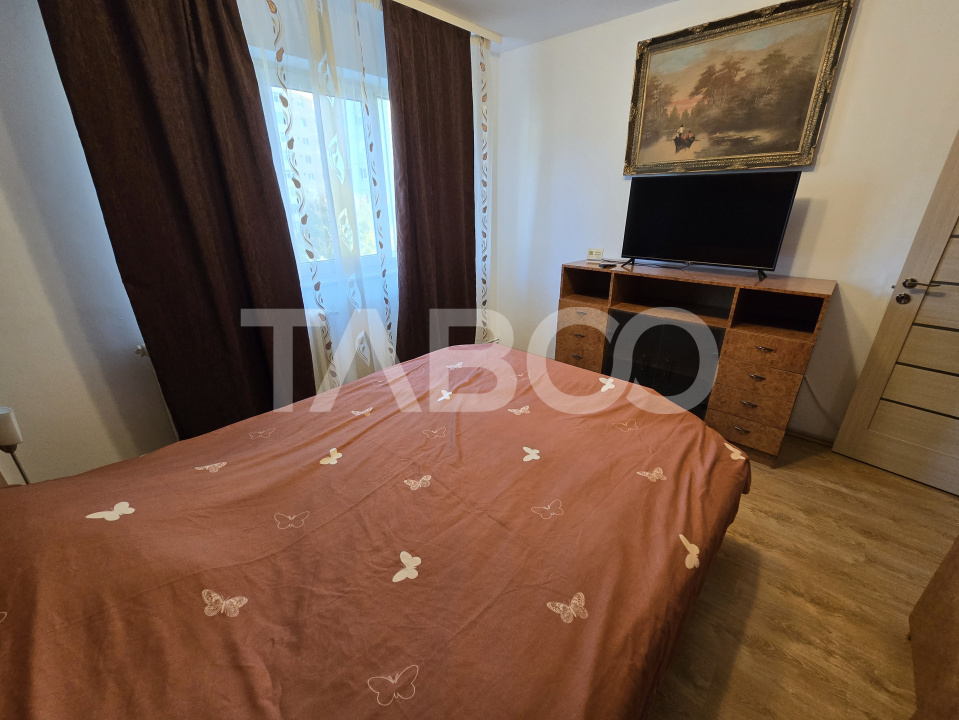 Apartament decomandat 3 camere balcon pivnita lift Vasile Aaron Sibiu
