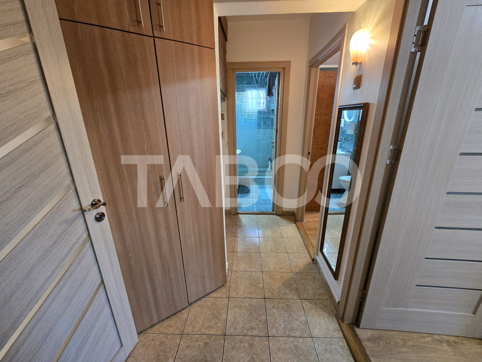 Apartament decomandat 3 camere balcon pivnita lift Vasile Aaron Sibiu