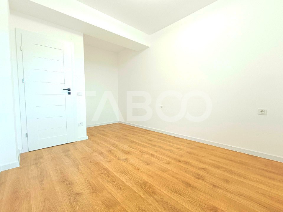 Apartament decomandat 3 camere - bucatarie separata - etaj intermediar