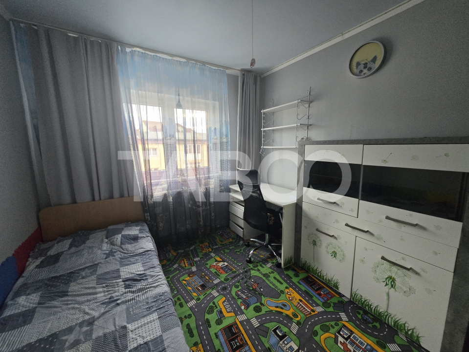 Apartament decomandat 3 camere de inchiriat 64mp zona Strand Sibiu