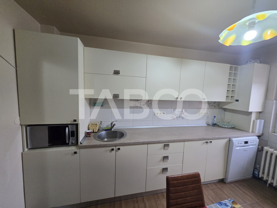 Apartament decomandat 3 camere de inchiriat 64mp zona Strand Sibiu
