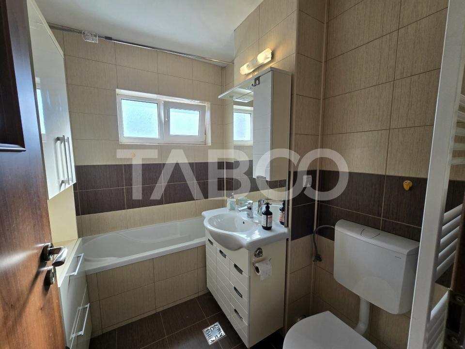 Apartament decomandat 3 camere etaj 2 terasa parcare Selimbar Sibiu