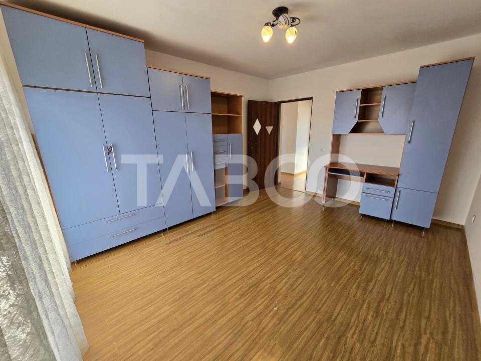 Apartament decomandat 3 camere etaj 2 terasa parcare Selimbar Sibiu