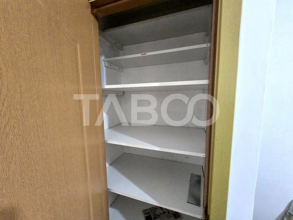 Apartament decomandat 3 camere etaj 2 terasa parcare Selimbar Sibiu