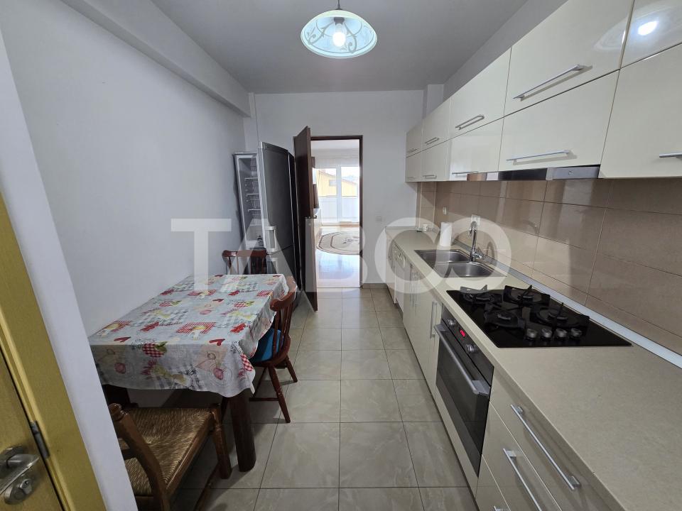 Apartament decomandat 3 camere etaj 2 terasa parcare Selimbar Sibiu