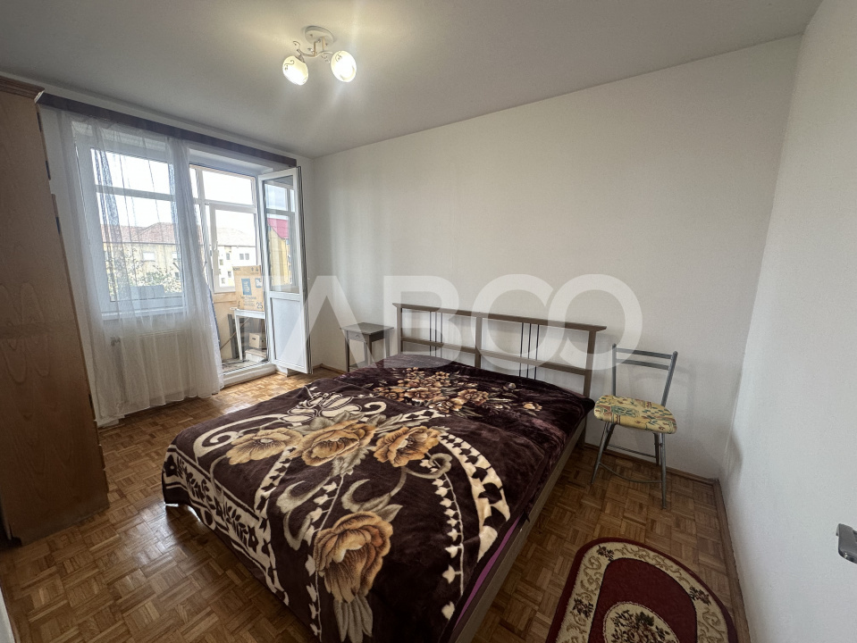 Apartament decomandat 3 camere etaj 4 zona Rahovei Sibiu