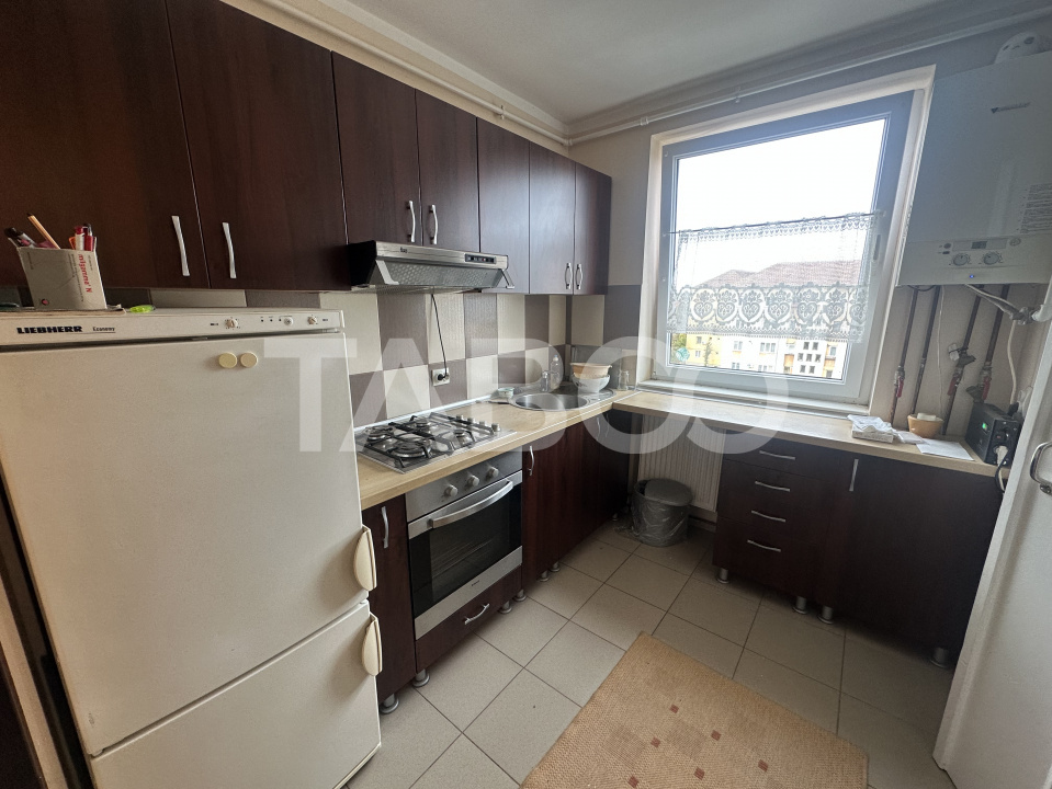 Apartament decomandat 3 camere etaj 4 zona Rahovei Sibiu