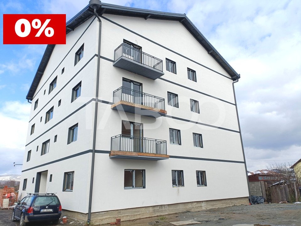 Apartament decomandat 3 camere geam la baie balcon etaj 1 parcare