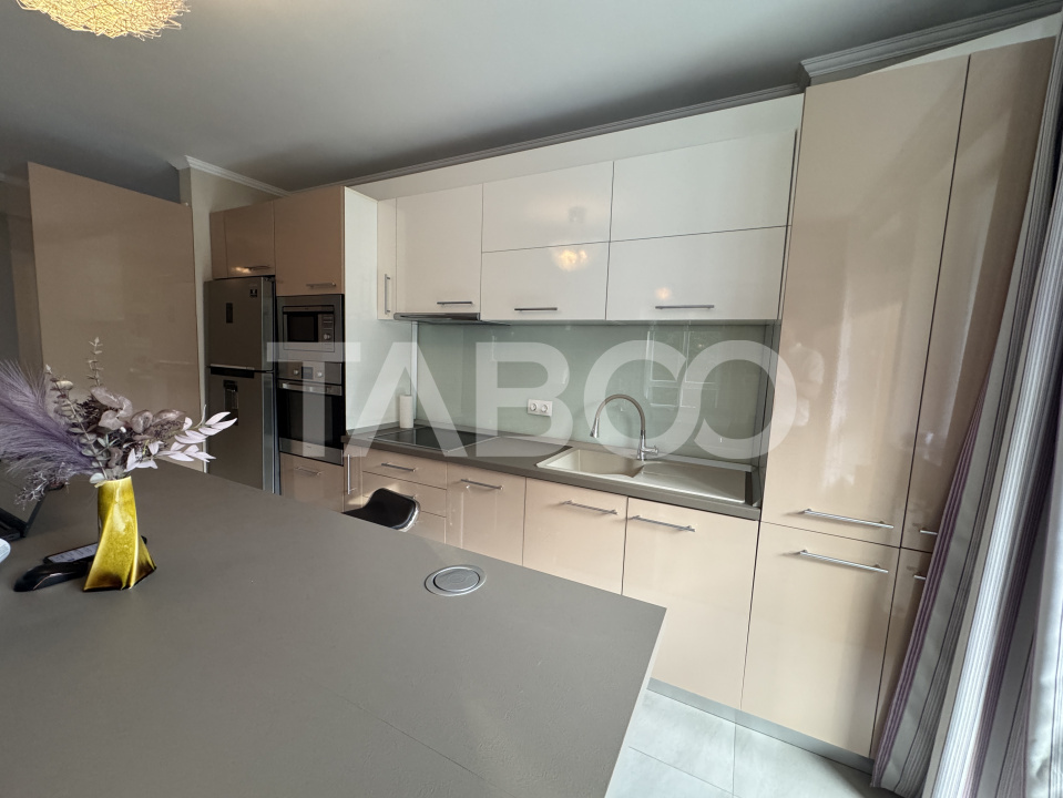 Apartament decomandat 3 camere loc parcare Padurea Dumbrava Sibiu