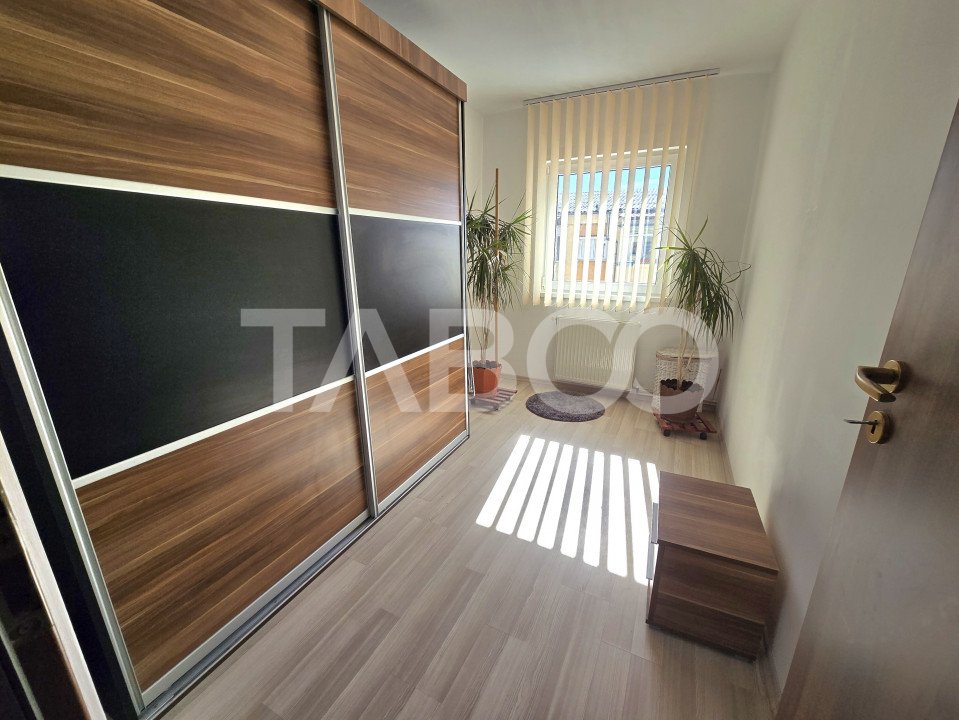 Apartament decomandat 3 camere pivnita balcon Valea Aurie Sibiu