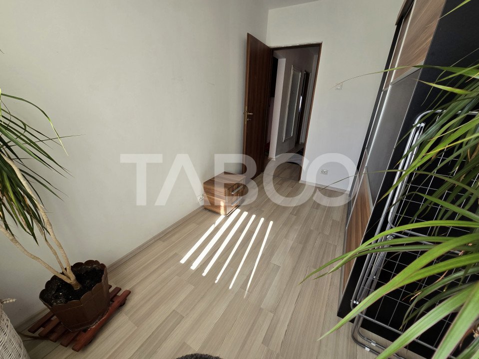 Apartament decomandat 3 camere pivnita balcon Valea Aurie Sibiu