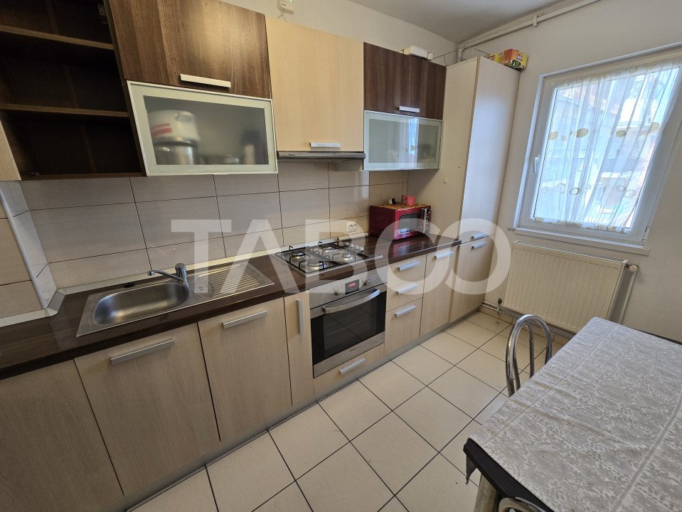 Apartament decomandat 3 camere pivnita balcon Valea Aurie Sibiu