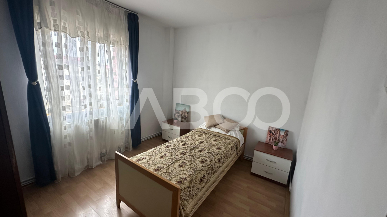 Apartament decomandat 3 camere pivnita balcon zona Lazaret Sibiu