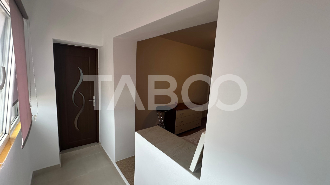 Apartament decomandat 3 camere pivnita balcon zona Lazaret Sibiu