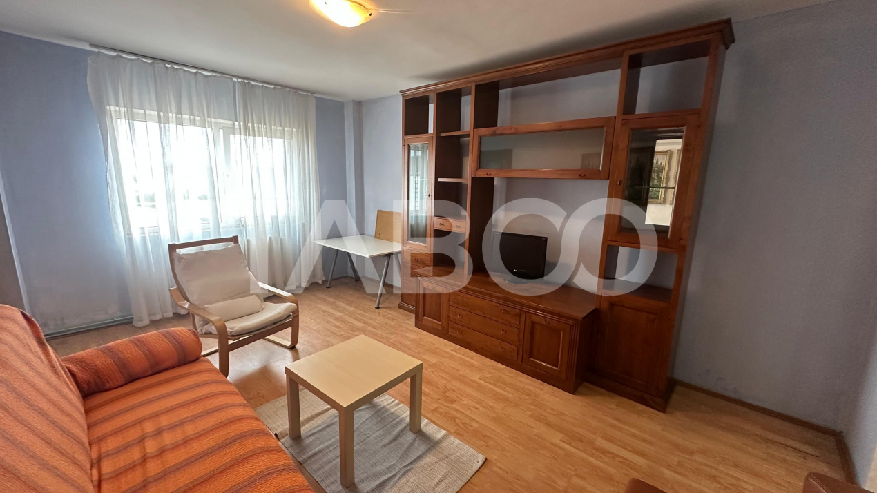 Apartament decomandat 3 camere pivnita balcon zona Lazaret Sibiu