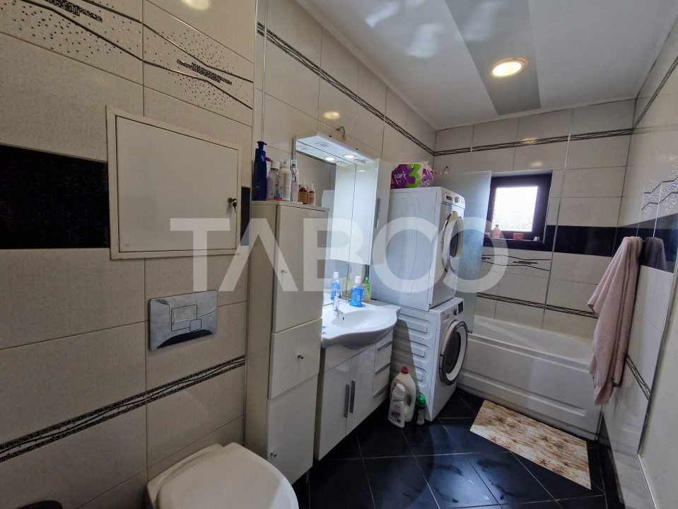 Apartament decomandat 3 camere si loc de parcare Cisnadie Sibiu