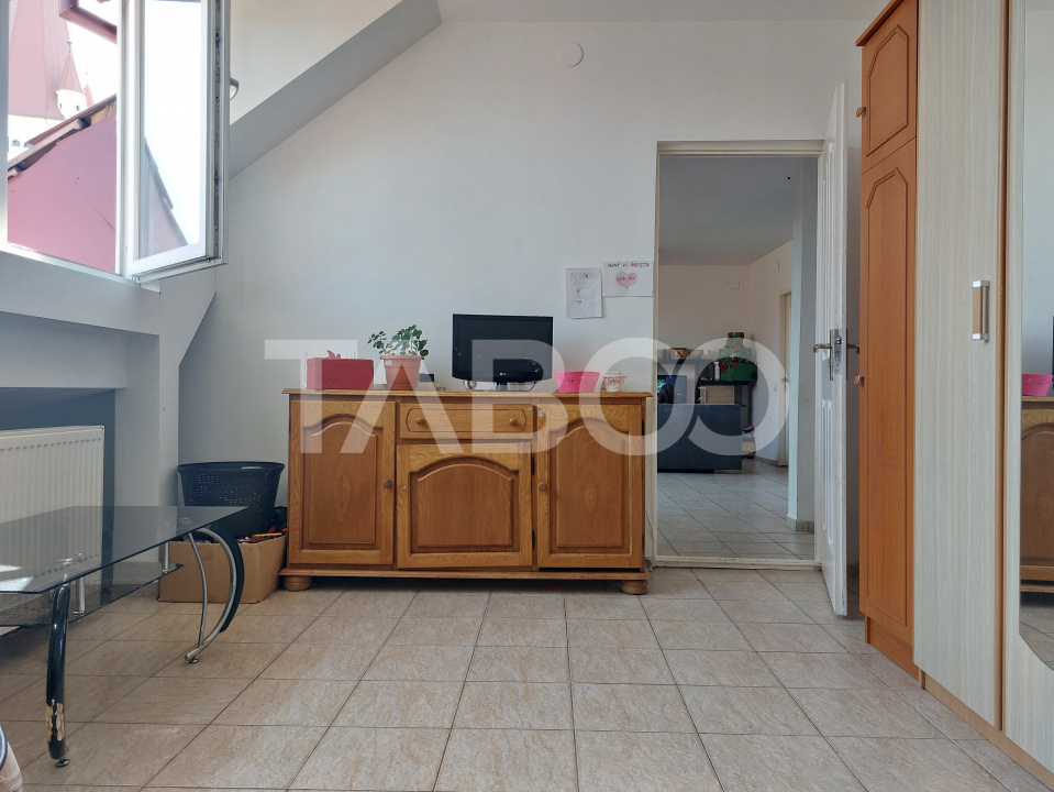 Apartament decomandat 3 camere zona centrala Cisnadie