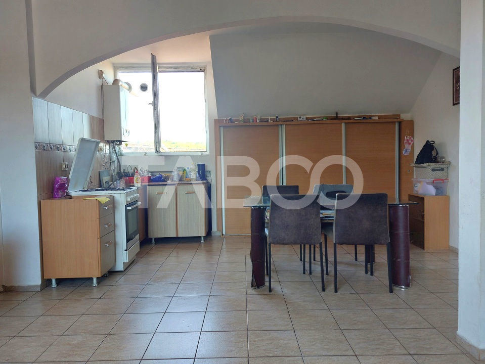 Apartament decomandat 3 camere zona centrala Cisnadie de vanzare
