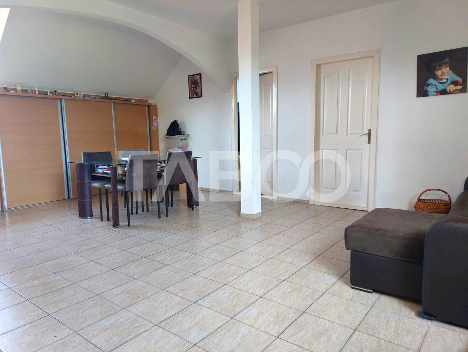 Apartament decomandat 3 camere zona centrala Cisnadie de vanzare