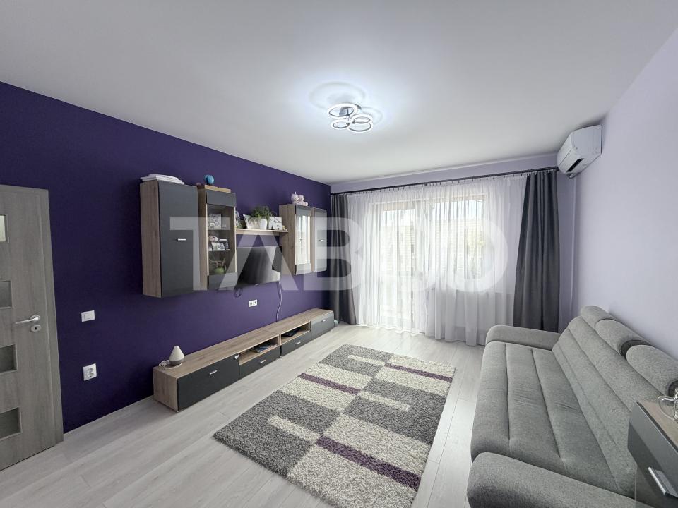 Apartament decomandat 4 camere 110 mp utili parcare privata Sura Mare