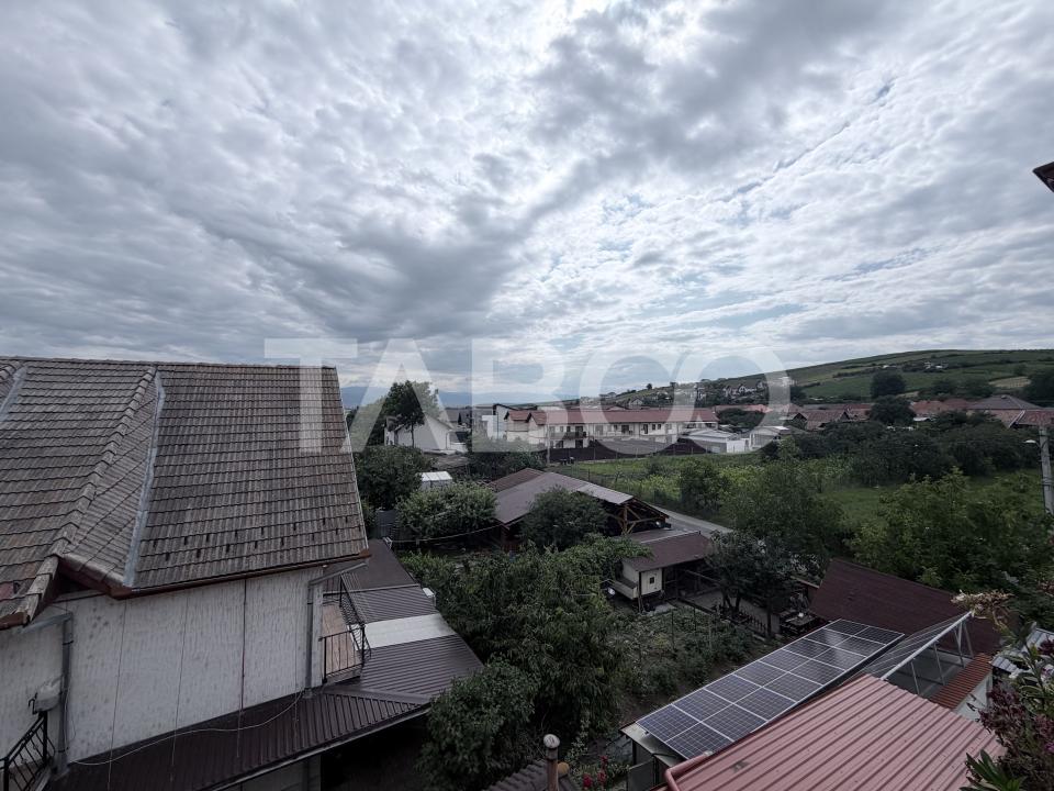 Apartament decomandat 4 camere 110 mp utili parcare privata Sura Mare