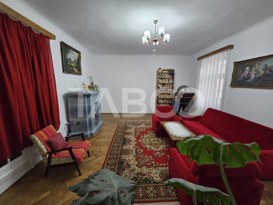 Apartament decomandat 4 camere 130mpu pivnita acces auto Orasul de Jos