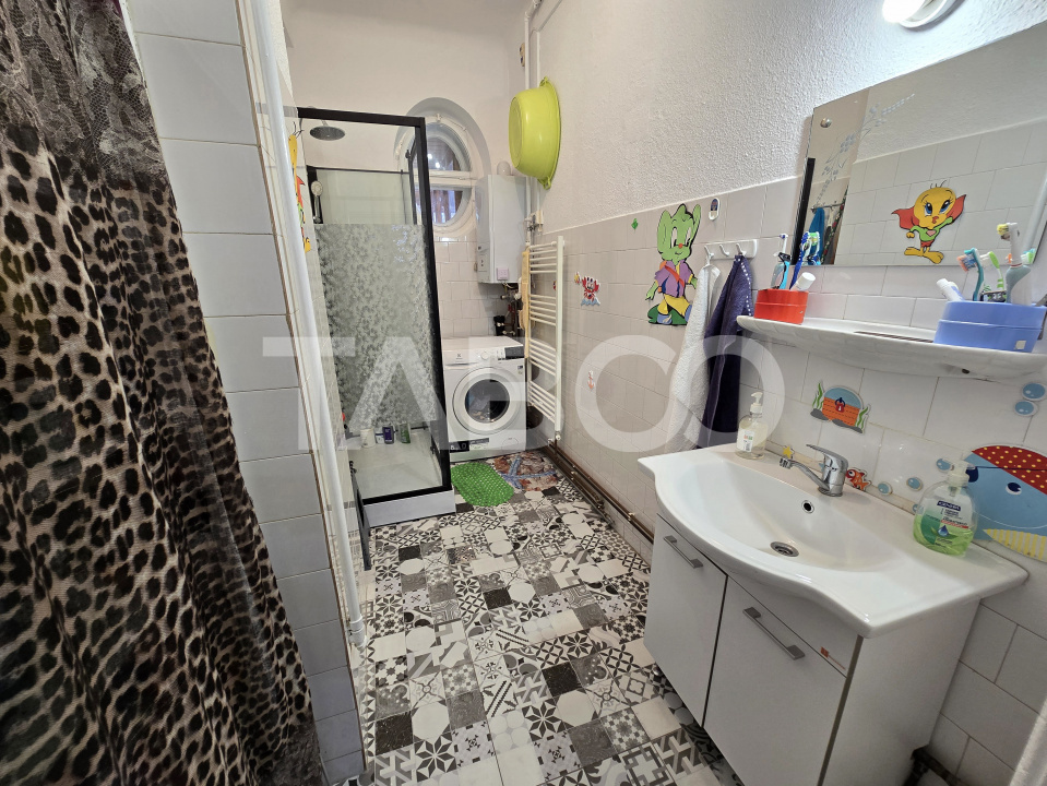 Apartament decomandat 4 camere 130mpu pivnita acces auto Orasul de Jos