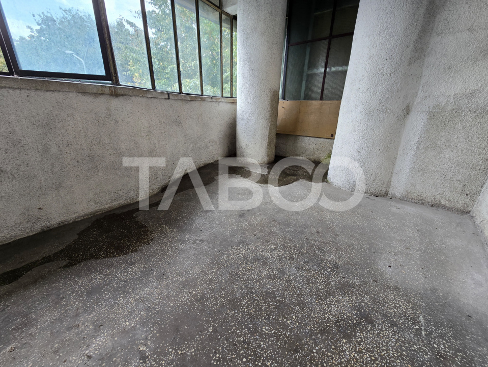Apartament decomandat 4 camere 4 balcoane 2 bai etaj 1 Central Sibiu