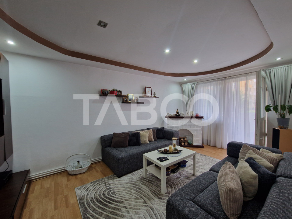 Apartament decomandat 4 camere  etaj 1 68 mp balcon Vasile Aaron