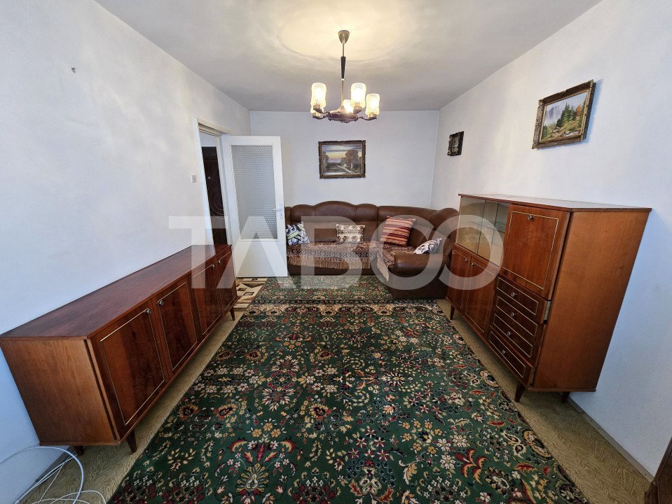 Apartament decomandat 48 mpu etaj 1 balcon pivnita Siretului Sibiu in Sibiu - Siretului