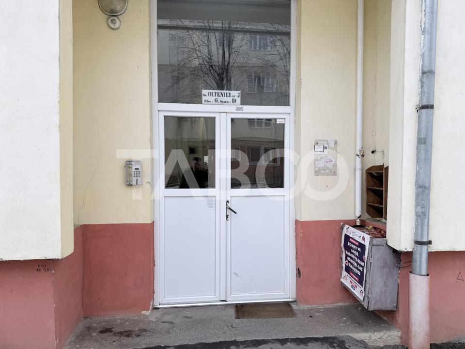 Apartament decomandat 50 mpu etaj 1 balcon Str Olteniei Nr 2 Strand 