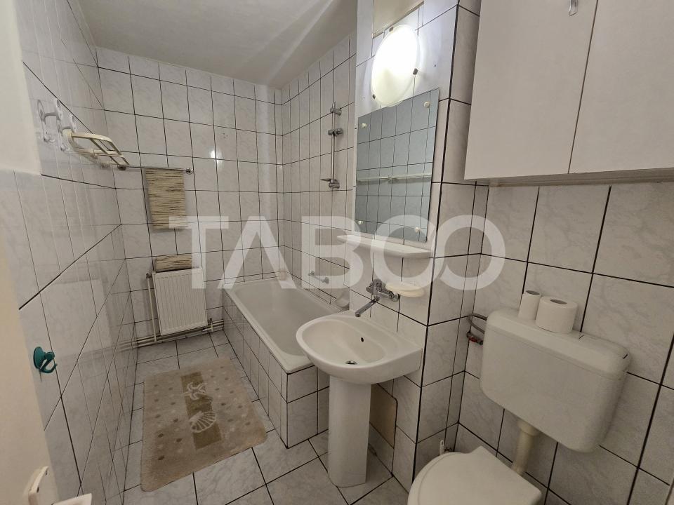 Apartament decomandat 74 utili 3 camere balcon lift Terezian Sibiu