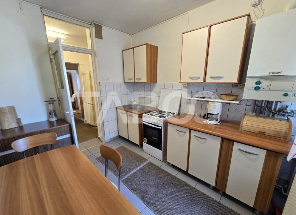 Apartament decomandat 74 utili 3 camere balcon lift Terezian Sibiu