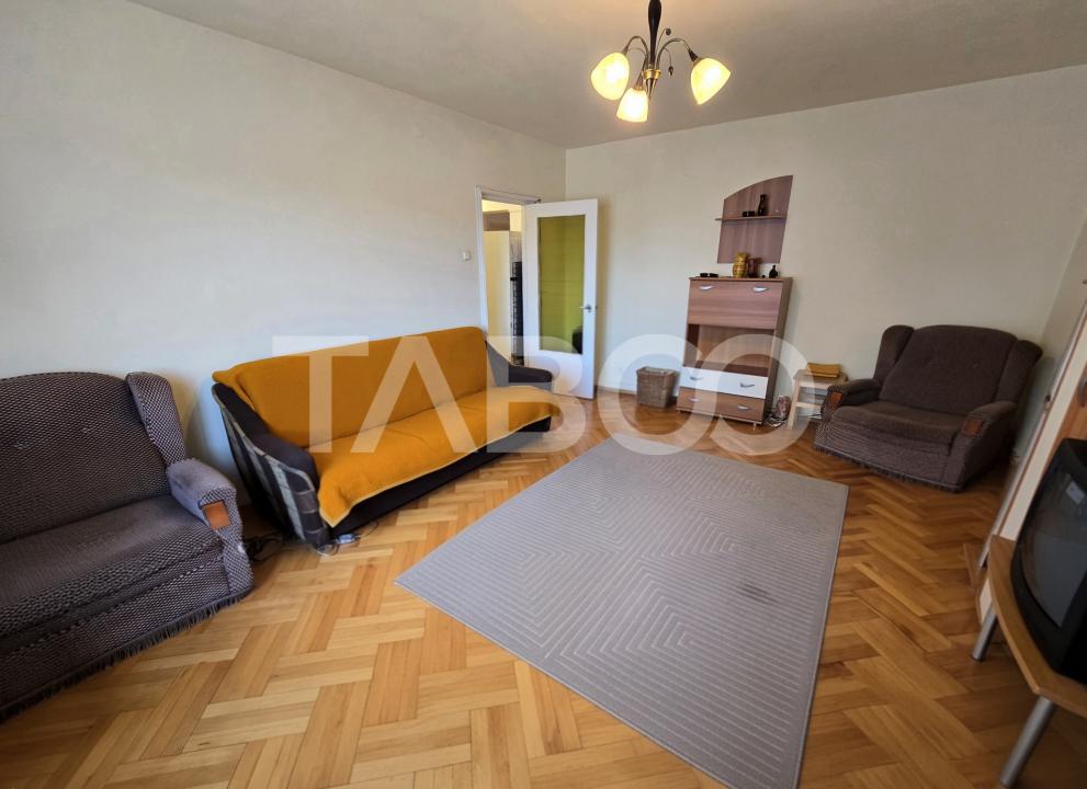 Apartament decomandat 74 utili 3 camere balcon lift Terezian Sibiu