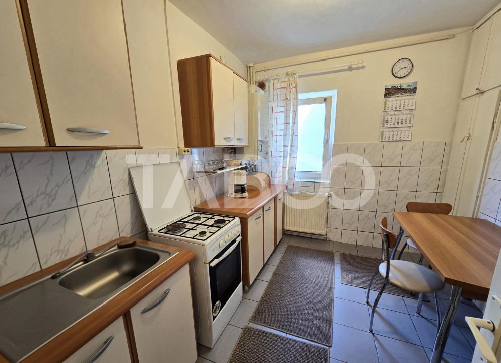 Apartament decomandat 74 utili 3 camere balcon lift Terezian Sibiu
