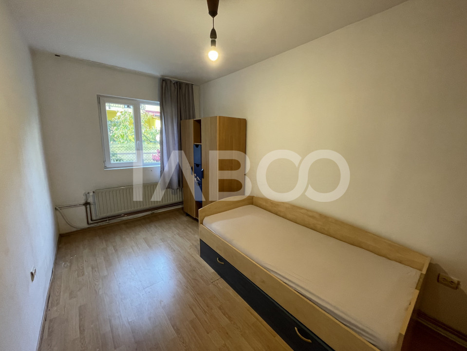 Apartament decomandat 93 utili curte proprie pivnita Sub Arini Sibiu