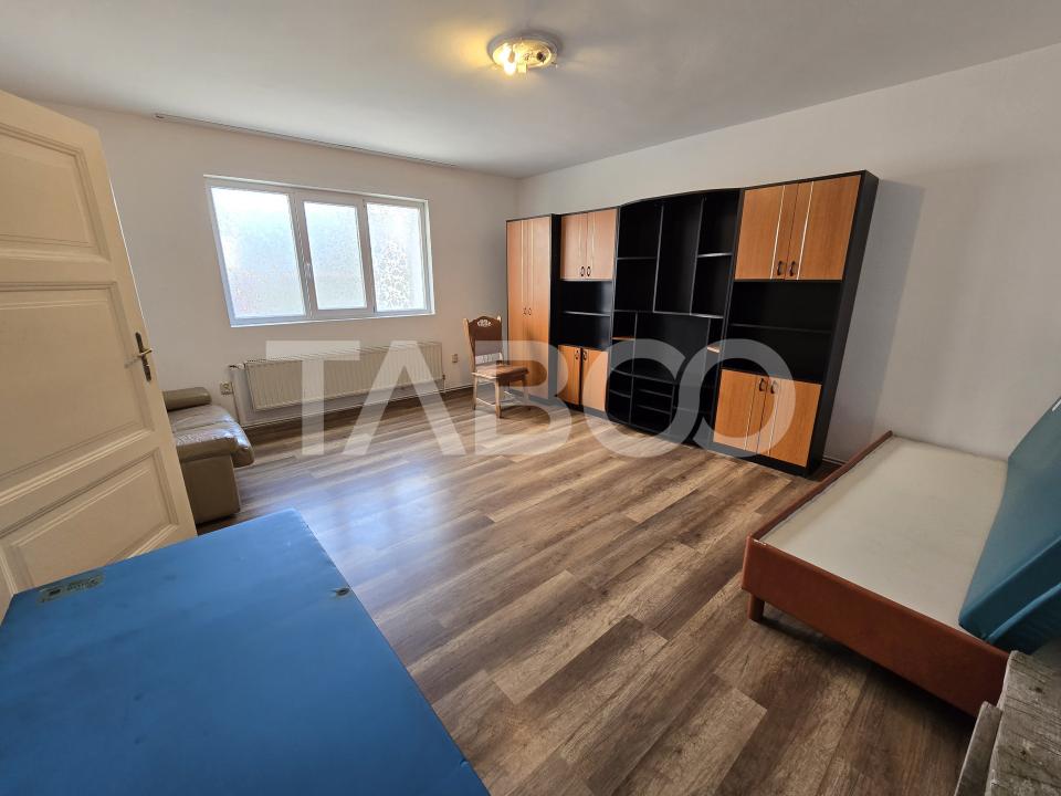 Apartament decomandat 93 utili curte proprie pivnita Sub Arini Sibiu