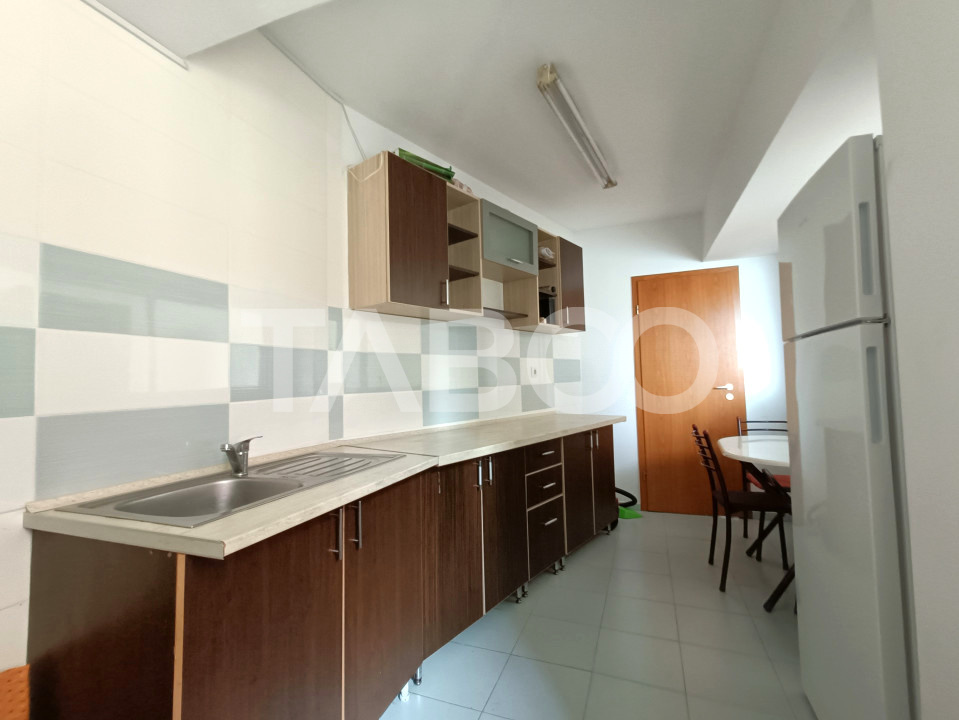 Apartament decomandat cu 2 camere in bloc cu lift - zona Turnisor